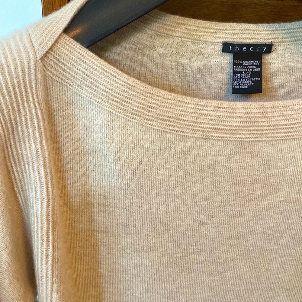 Women’s Theory Cashmere Sweater. Size L. Beige